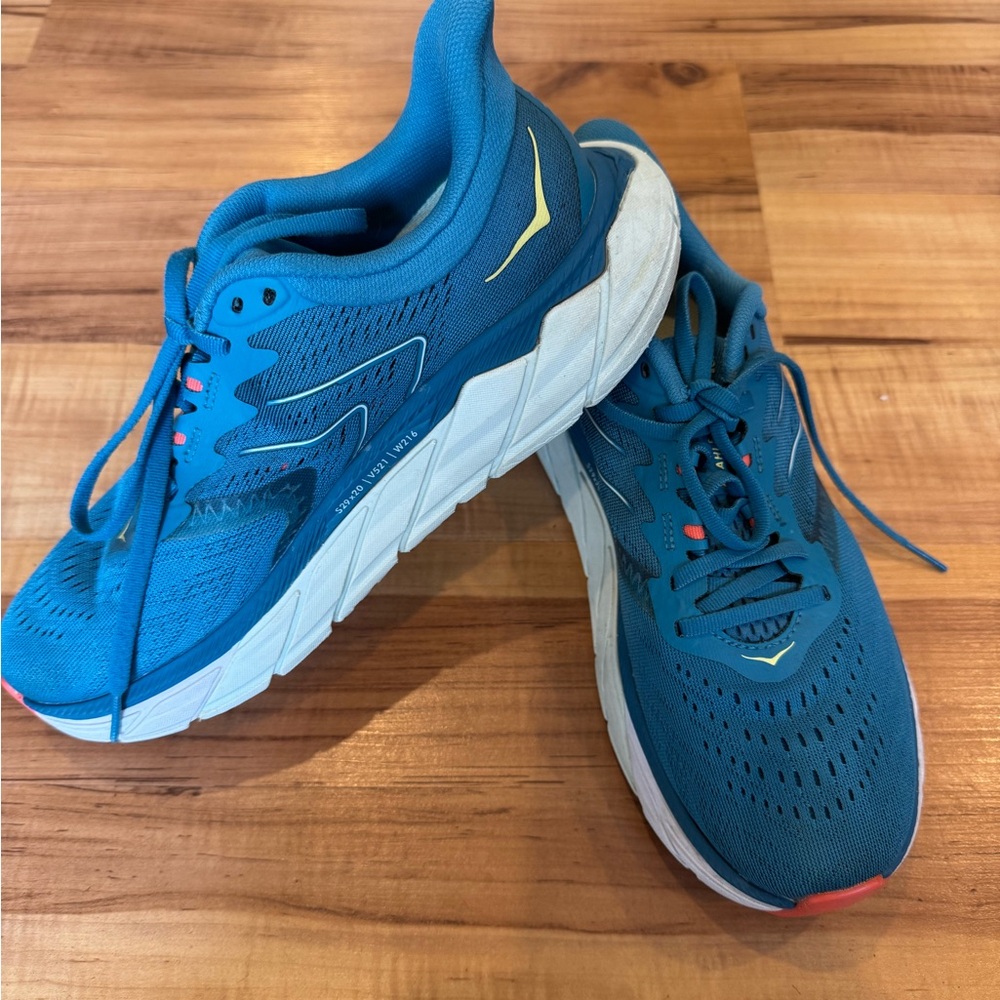 Hoka Arahi 5
